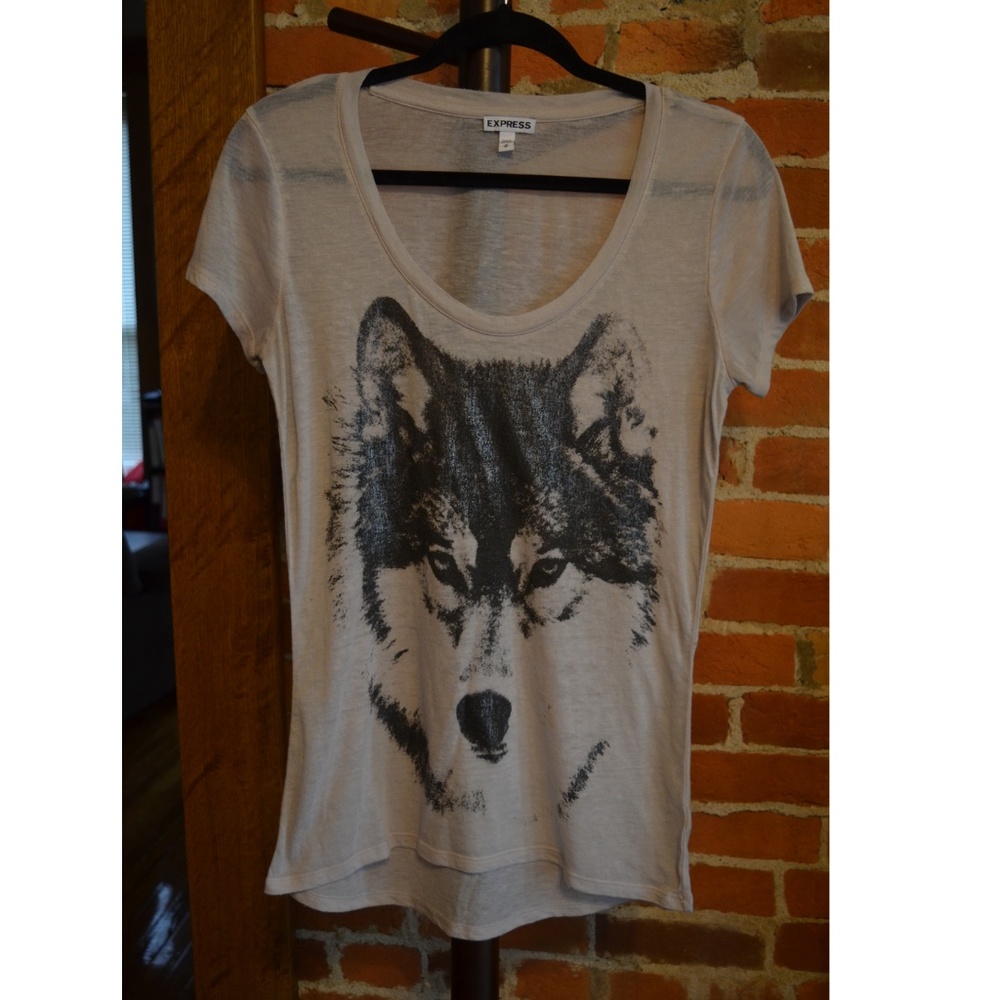 Express Wolf Graphic Tee